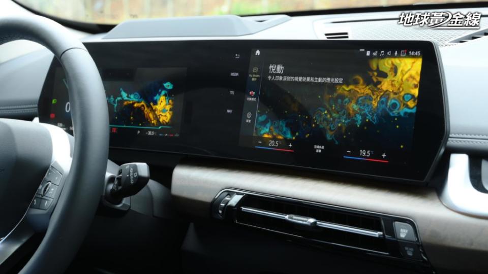 10.25吋數位儀錶與10.7吋中央觸控螢幕為X1車內帶來濃厚科技感。(攝影/ 林先本)