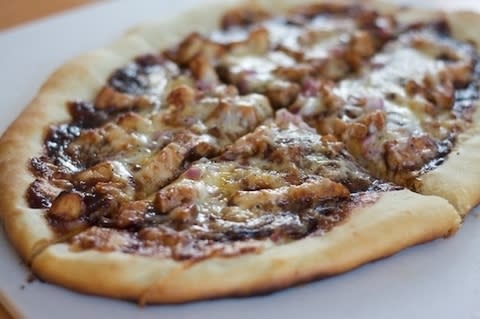 Simple BBQ Chicken Pizza