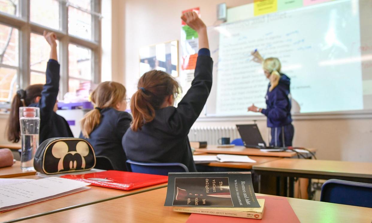 <span>In the 2021-2022 academic year, 40,000 teachers resigned from state schools.</span><span>Photograph: Ben Birchall/PA</span>