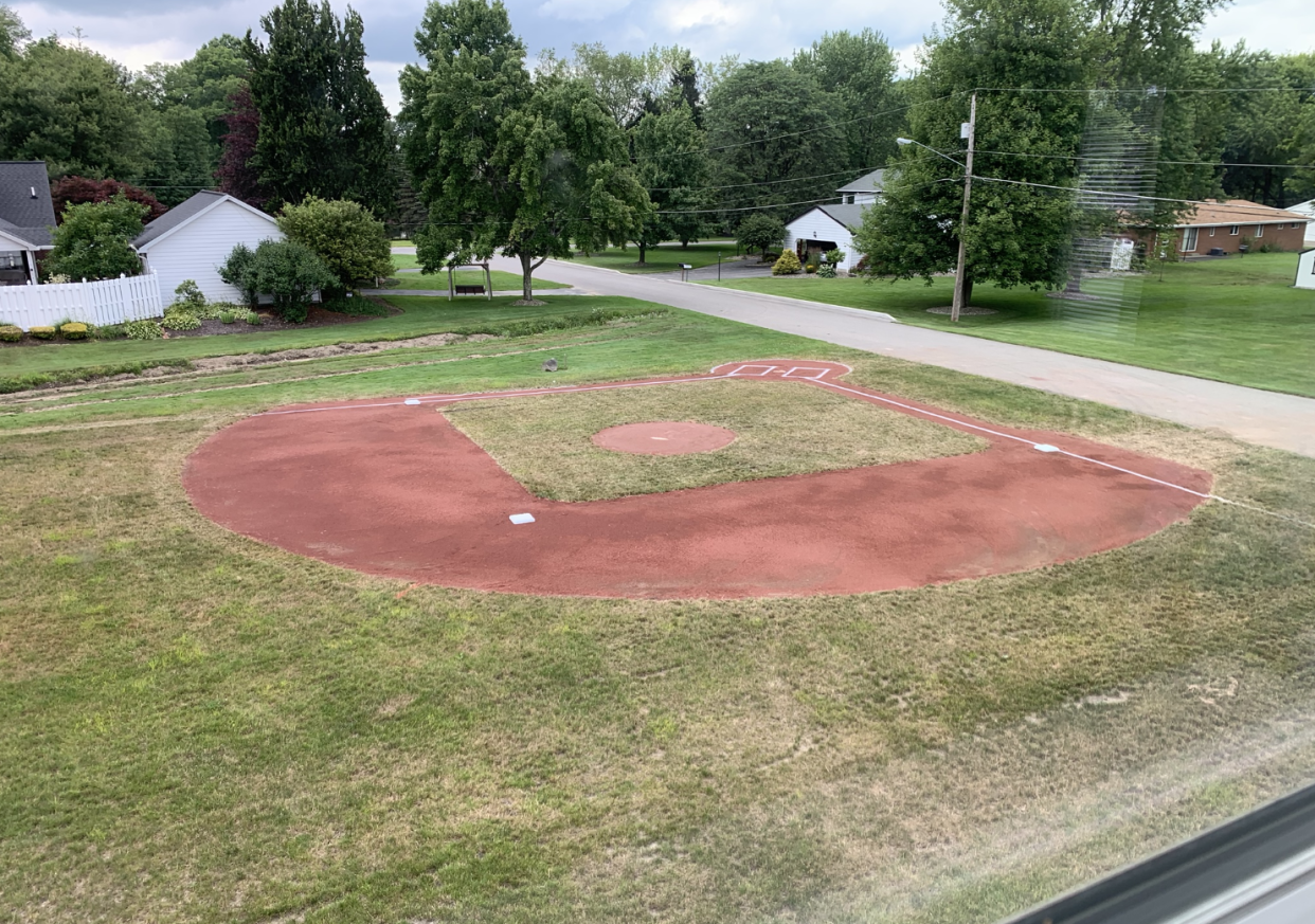 A dad builds a baseball field in his backyard for his 5-year-old son (Photo provided by Jason Kidd)