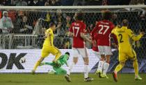 Mkhitaryan strikes as Manchester United snatch draw at Rostov