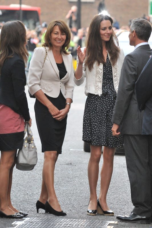 Kate Middleton con su madre Carole y su hermana Pippa