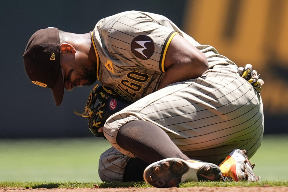 Los Padres inicialmente diagnosticaron a Xander Bogaerts con inflamación luego de que sufrió una lesión en el hombro el lunes.  (Foto AP/Mike Stewart)