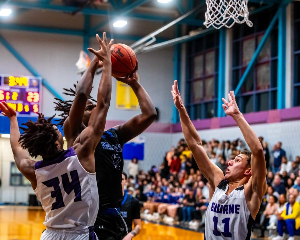 Wareham's Antoine Crosson powers his way to the basket.