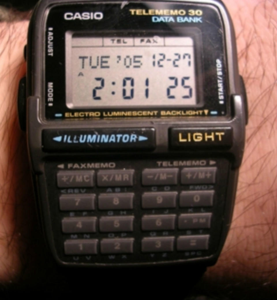 <p>El mítico F-91W de Casio aún se sigue comercializando, pero el que cayó en el olvido fue el reloj de calculadora de la misma compañía japonesa. Todos los jóvenes tenían uno a finales de los 80 y principios de los 90 y con él podían también cronometrar e incluso cambiar el canal de la televisión, todo un descubrimiento en aquella época. (Foto: <a rel="nofollow noopener" href="http://commons.wikimedia.org/wiki/File:Calculatorwatch.jpg" target="_blank" data-ylk="slk:Wikimedia Commons;elm:context_link;itc:0;sec:content-canvas" class="link ">Wikimedia Commons</a> / <a rel="nofollow noopener" href="http://en.wikipedia.org/wiki/User:Winkels" target="_blank" data-ylk="slk:Winkels;elm:context_link;itc:0;sec:content-canvas" class="link ">Winkels</a>). </p>