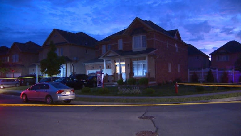 Man, 19, rushed to trauma centre after Brampton stabbing