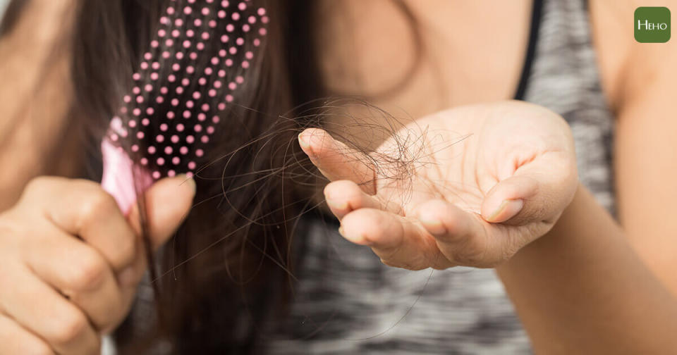 女性掉髮竟與 3 疾病有關，如有嚴重落髮，務必重視掉髮原因。