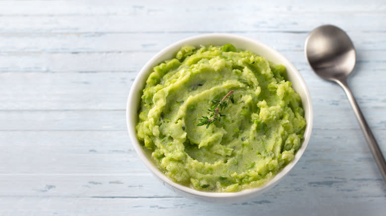 Mashed potatoes with green beans