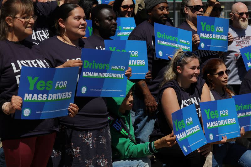 Rideshare and delivery drivers gather to support ballot measure in Worcester