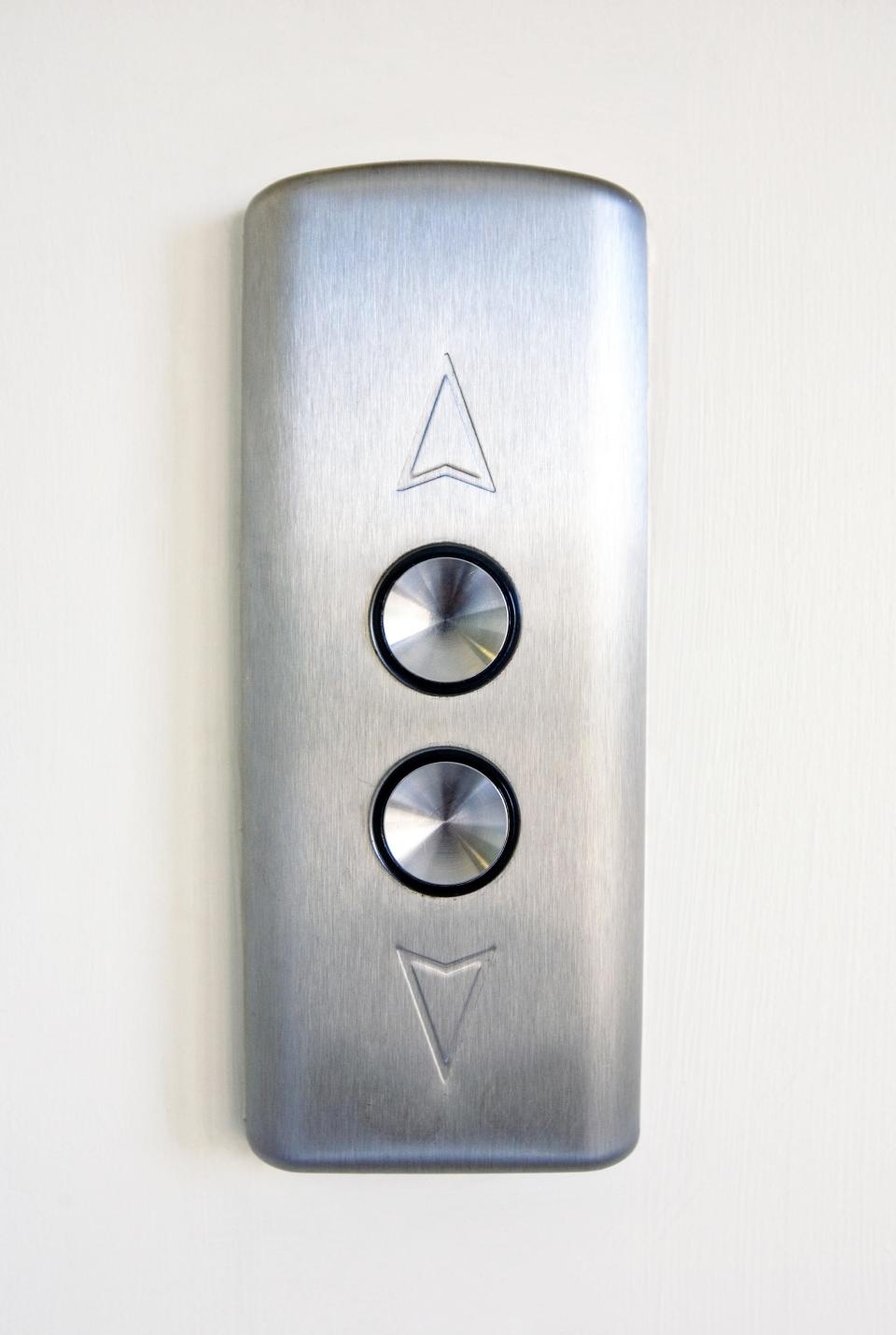 22) Elevator buttons