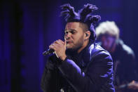 The Weeknd se convirtió en una estrella gracias a su recopilatorio ‘Trilogy’ (2012) y su álbum ‘Kiss Land’ (2013), pero además de por su música también causaba furor por sus llamativas rastas. (Foto: Lloyd Bishop / NBC / NBCU Photo Bank 7 Getty Images).