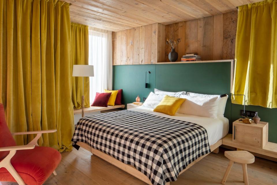 Hotel de Len offers 22 rooms between Superior and Suites