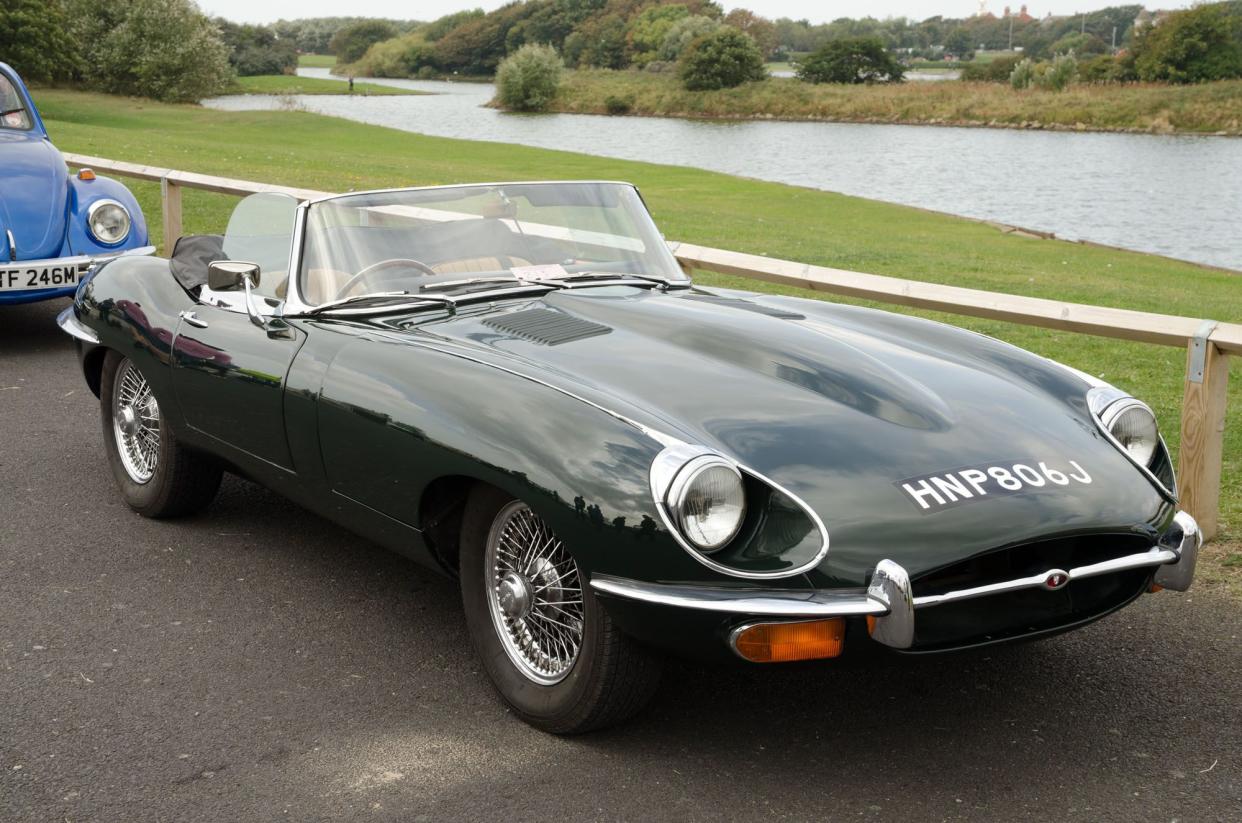 Jaguar E-Type Series II Roadster (1970)