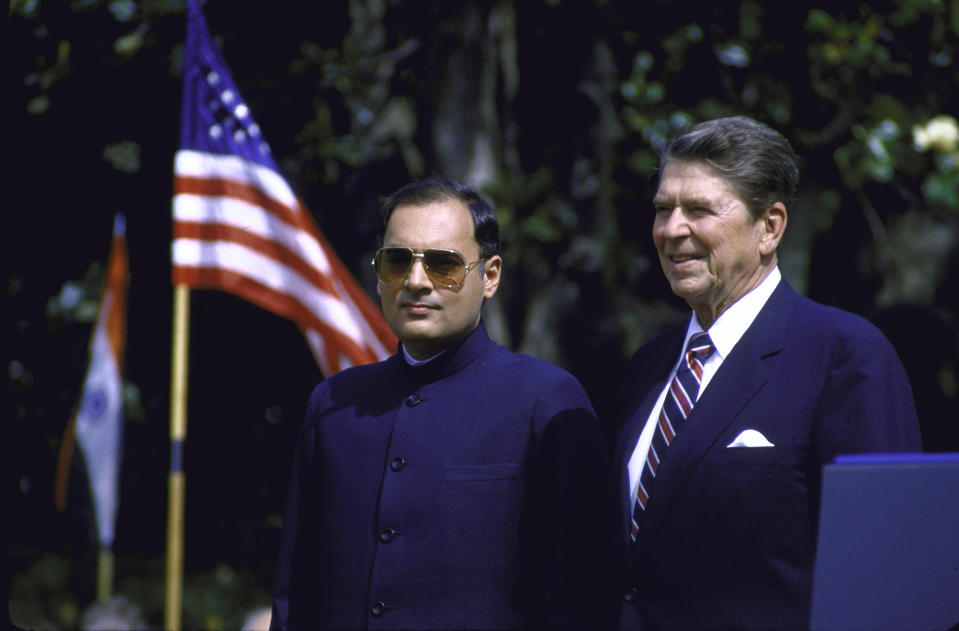 US Pres. Ronald W. Reagan (R) standing with Indian PM Rajiv Gandhi during WH ceremony. (Photo by Dirck Halstead/The LIFE Images Collection via Getty Images/Getty Images)