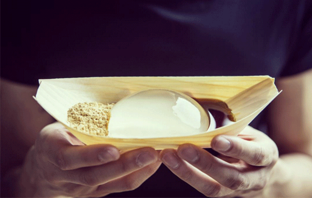 The 'raindrop cake' is made from mineral water and agar jelly. Photo: Instagram