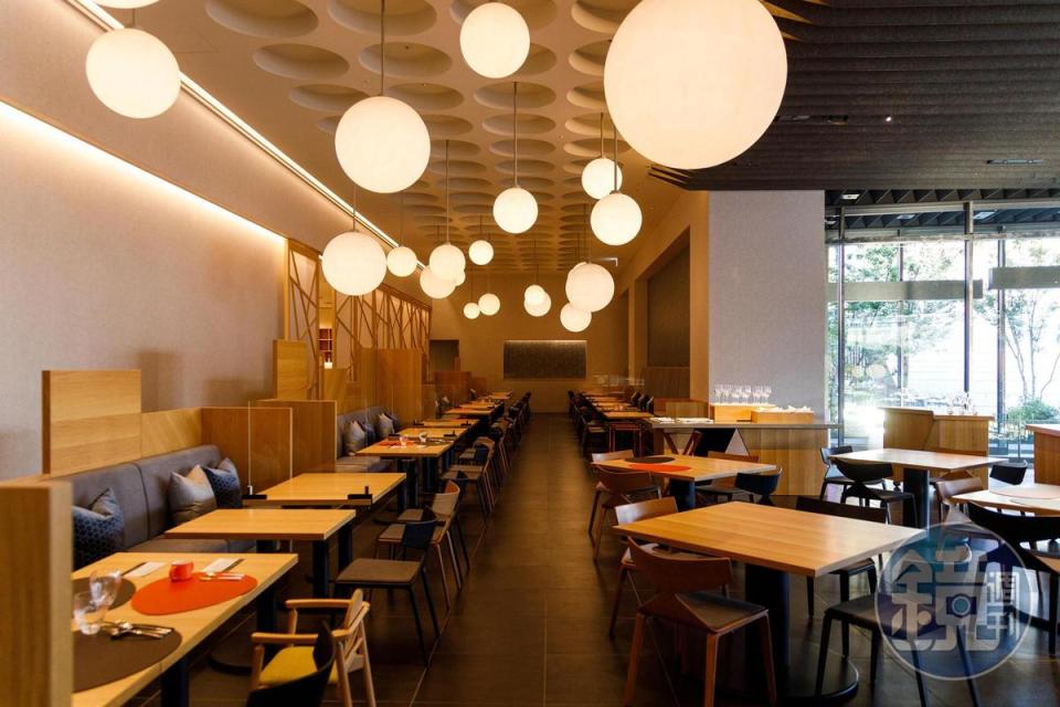 即便沒有入住OMO7大阪的旅客，也能進入餐廳享用特色餐點。