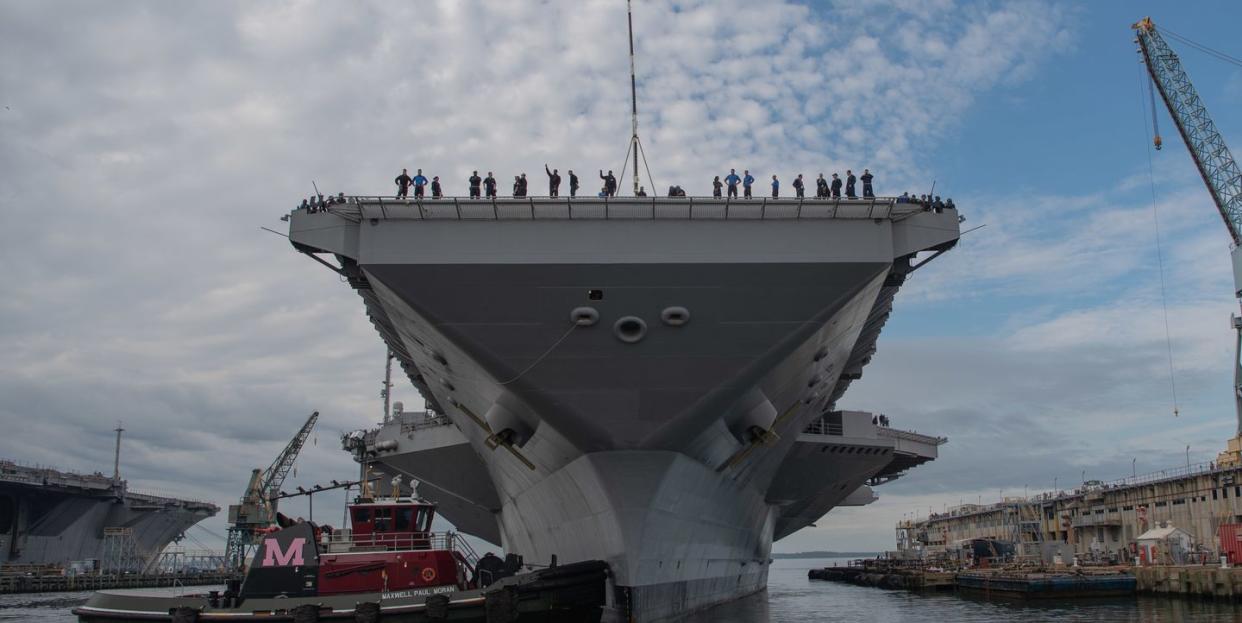 Photo credit: U.S. Navy photo by Mass Communication Specialist Seaman Cory J. Daut