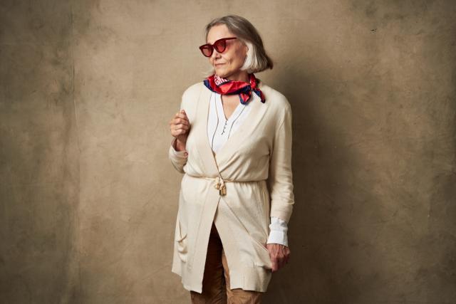 How to Wear a Scarf Over 60 Without Looking Old? 5 Amazing Ways