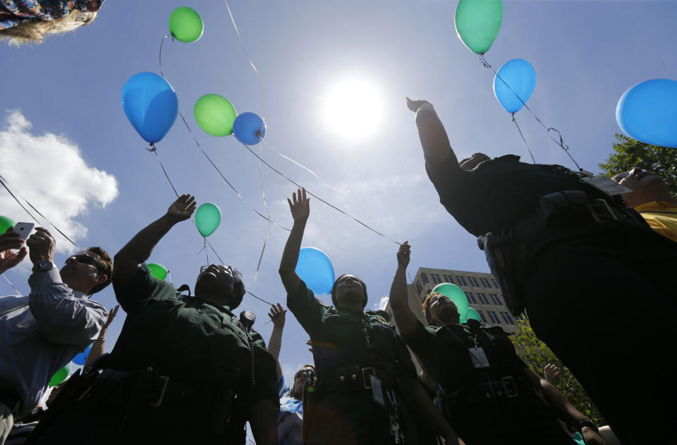 Releasing balloons in Baton Rouge