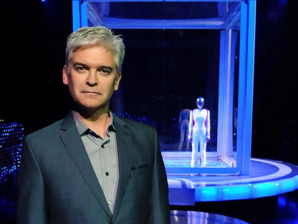 Phillip Schofield with The Body (back) on ‘The Cube' (OBJECTIVE PRODUCTION )