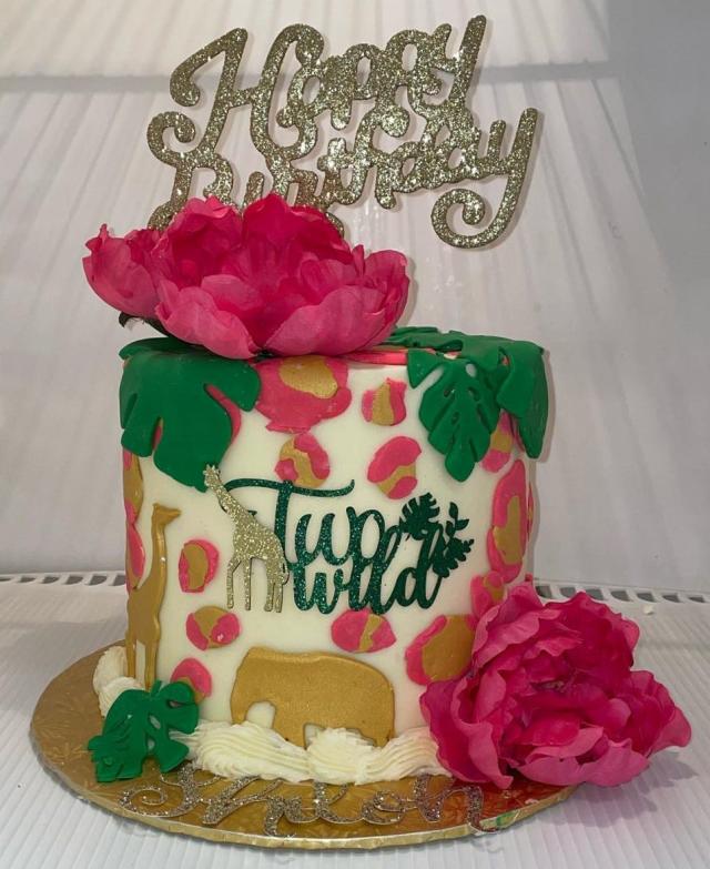Beautiful Happy Birthday Roses Picture  Happy birthday rose, Happy birthday  cake images, Happy birthday ashley