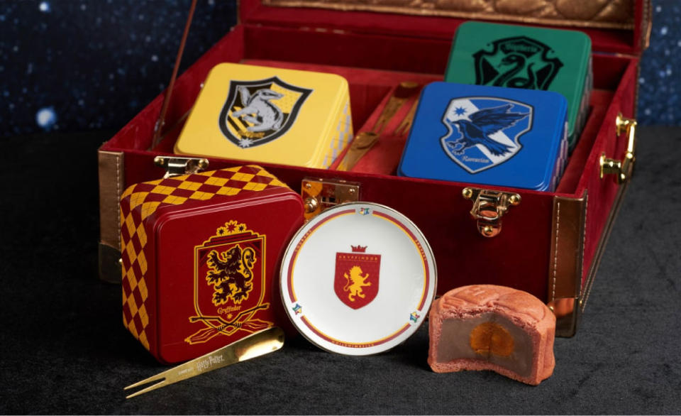 Moon cake with Harry Potter motif