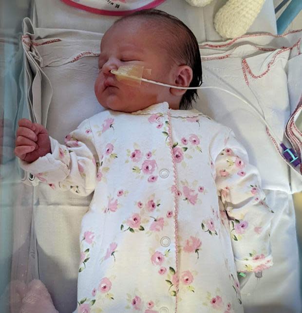 Delilah Rose Catherine Ollerton, aus Culcheth, geboren am 25. Dezember, wog 7 Pfund 2 Unzen