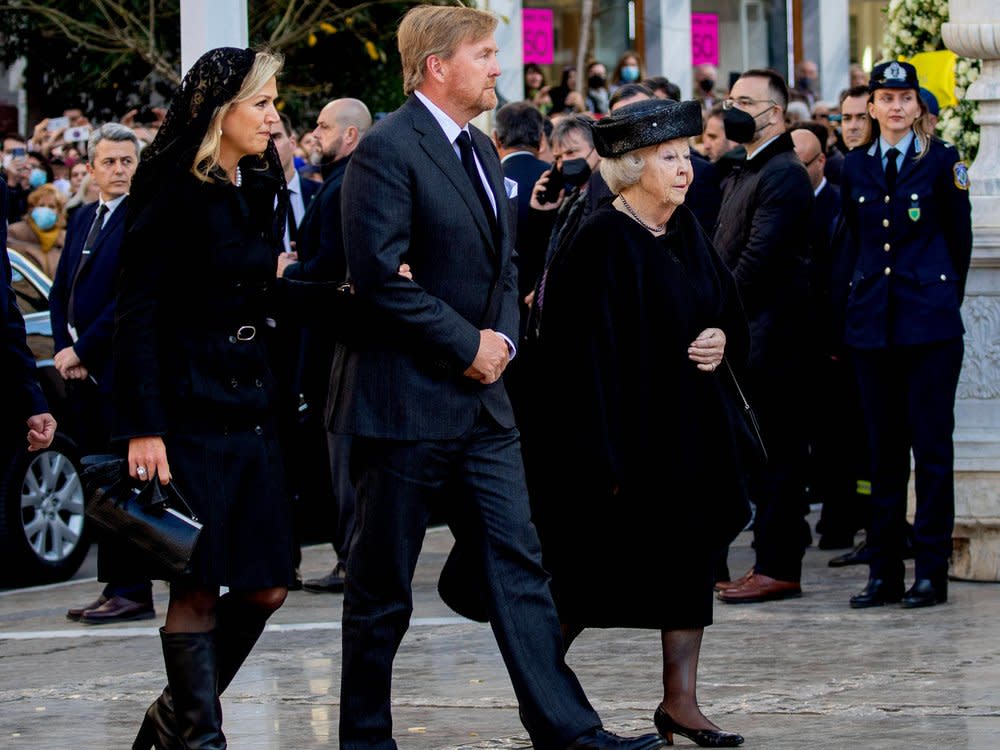 Nicht nur Willem-Alexander, Máxima und Beatrix der Niederlande reisten zur Trauerfeier für Konstantin II. nach Athen. (Bild: imago/PPE)