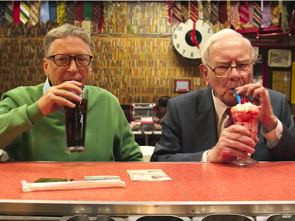 Bill Gates and Warren Buffett inside a vintage candy shop. (Photo: <span class="image-source">Bill Gates/YouTube)</span>