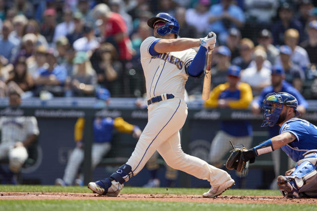 Jesse Winker wins it in 12th inning, Mariners complete homestand