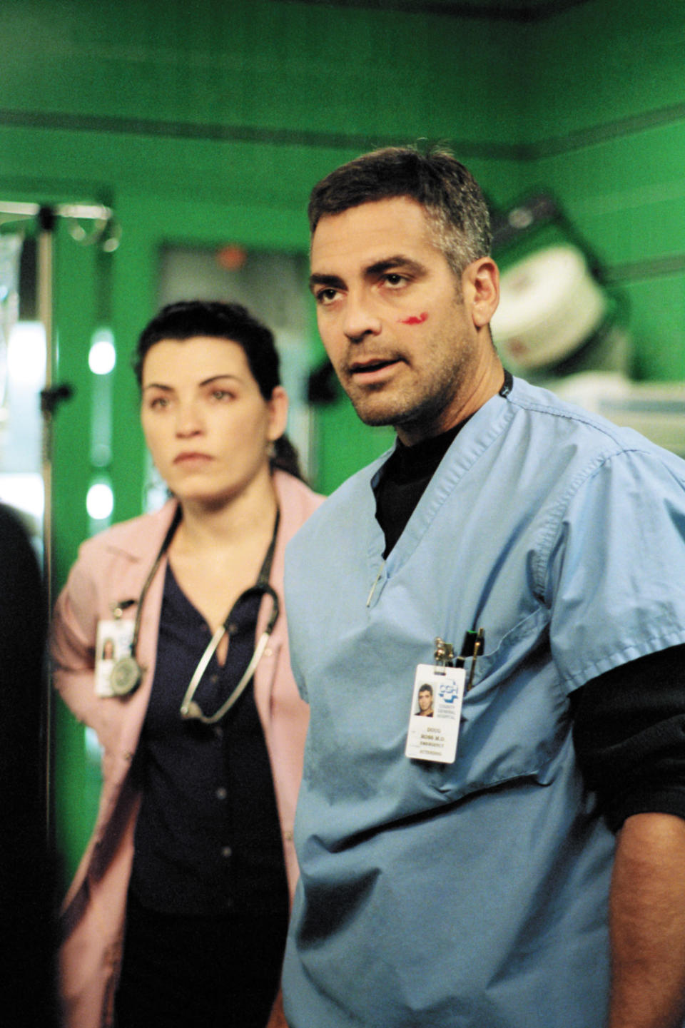 Julianna Margulies and George Clooney during an ER episode