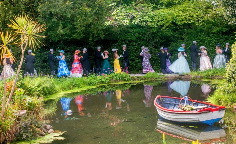 Falmouth Packet: Lake reflections at Lismore