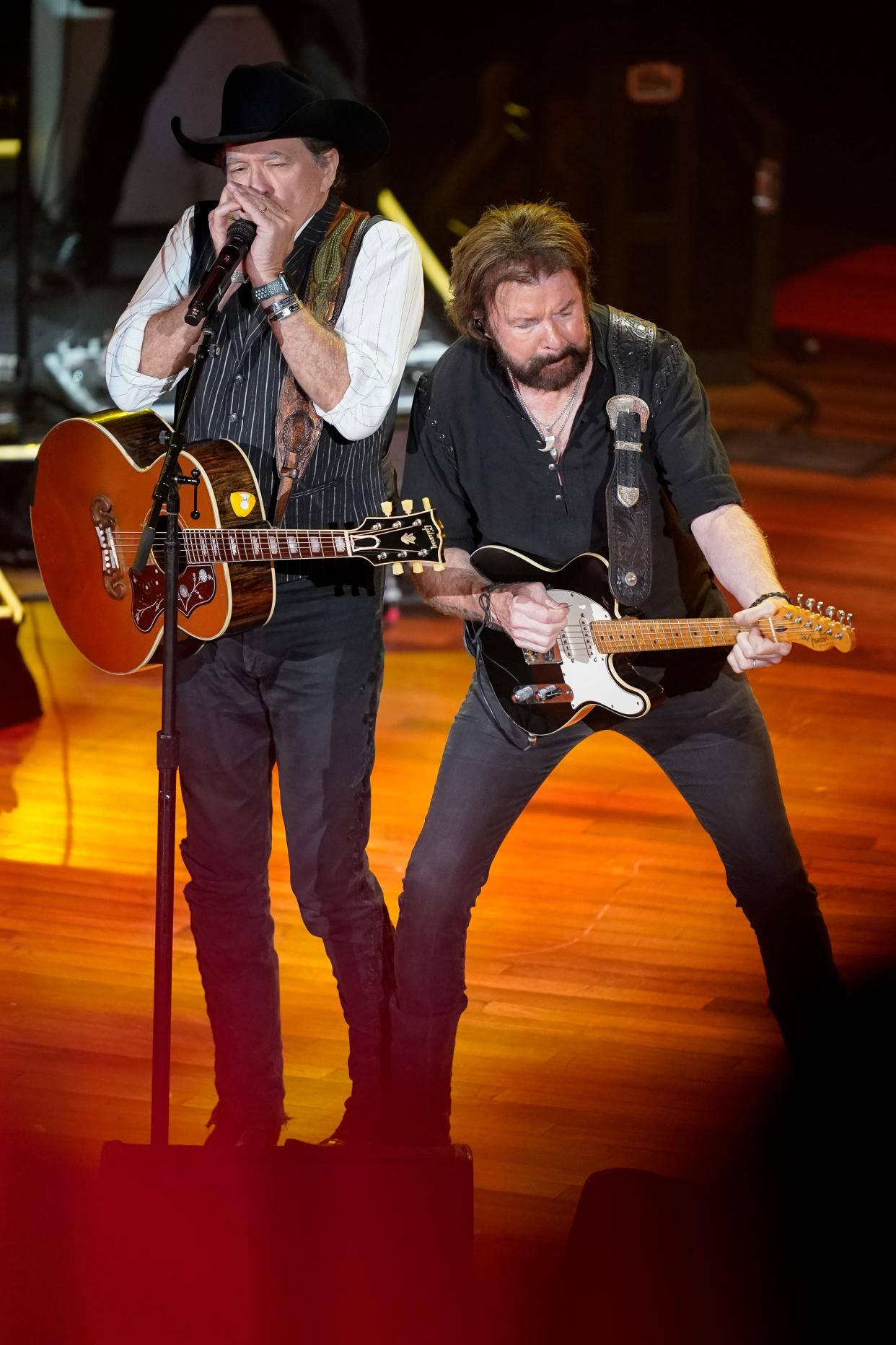 Chart-topping country artists Brooks & Dunn will perform at Nationwide Arena on June 16, along with Scotty McCreery.