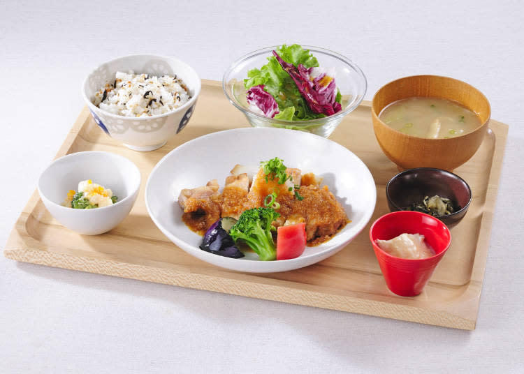 "Mugifuji Pork and Grated Vegetables Sauce Set Meal" - 1,329 yen, tax included