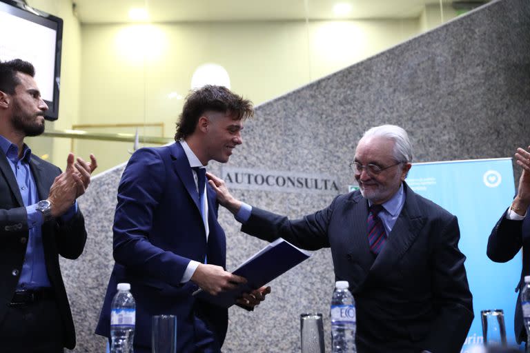 Santiago Maratea se presentó en la IGJ junto al vicepresidente Juan Marconi por el fideicomiso de Independiente y recibió el visto bueno del titular Ricardo Nissen
