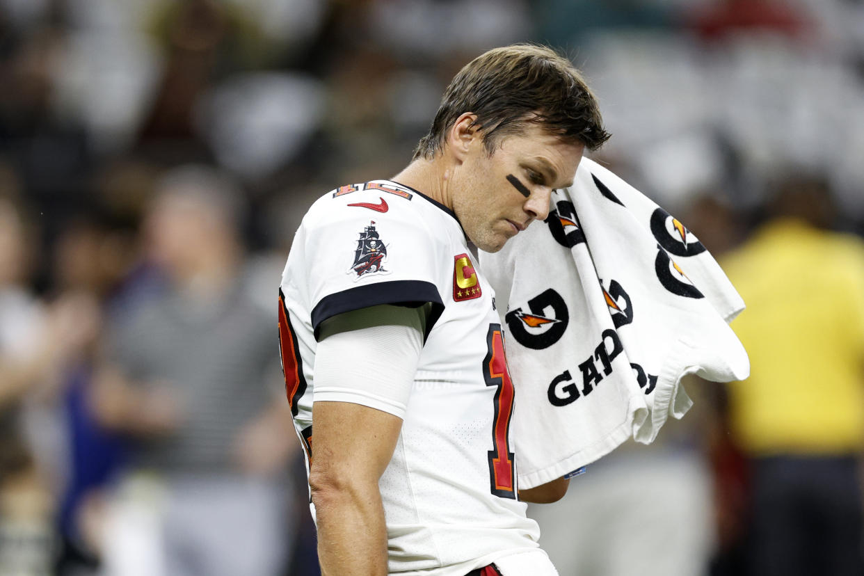 NEW ORLEANS, LOUISIANA - SEPTEMBER 18: Tom Brady #12 of the Tampa Bay Buccaneers warms up prior to playing the New Orleans Saints at Caesars Superdome on September 18, 2022 in New Orleans, Louisiana. (Photo by Chris Graythen/Getty Images)