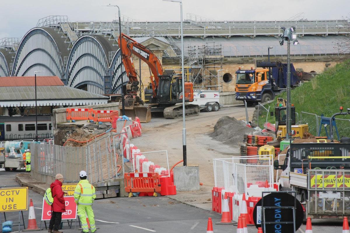 Work to demolish York's Queen Street Bridge underway on Saturday <i>(Image: Dylan Connell)</i>