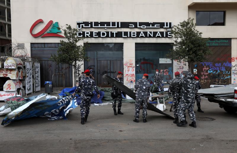 Lebanese security forces remove tents in Beirut