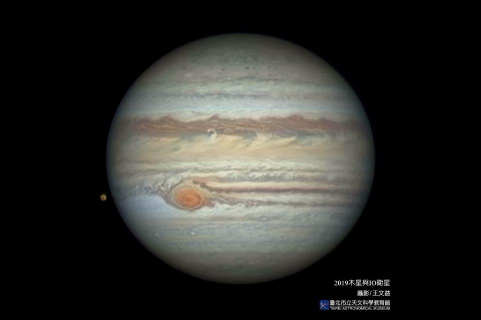 木星及io。（台北市立天文館提供）
