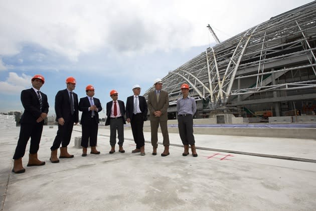 (L-R) Mr Adrian Staiti, SVP, Global Partnerships, WSG Mr Andrew Georgiou, CEO, WSG Mr Samuel Tsien, Group CEO, OCBC Bank Dr Cheong Choong Kong, Group Chairman, OCBC Bank Mr Philippe Collin Delavaud, CEO, SportsHub Pte Ltd Mr Mark Collins, Managing Director, Sports Hub Mr Toh Boon Yi, Chief, Strategic Development & Marketing Group, Singapore Sports Council