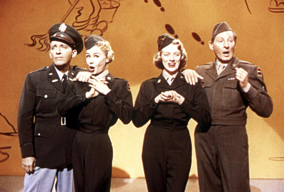 Bing Crosby, Vera-Ellen, Rosemary Clooney, and Danny Kaye singing.