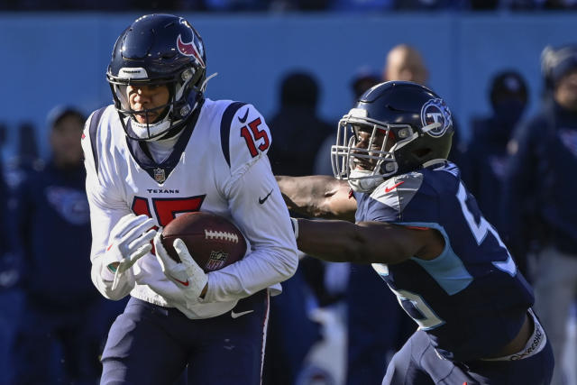 Houston Texans quarterback Davis Mills (10) before an NFL football game  against the Tennessee Titans, Sunday, Jan. 9, 2022, in Houston. (AP  Photo/Eric Christian Smith Stock Photo - Alamy