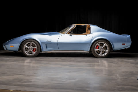 1975 Schwab Stingray celebrates “May Day,” a significant moment in Schwab’s history when the firm cut rates to help redefine the industry. (Photo courtesy of Schwab)