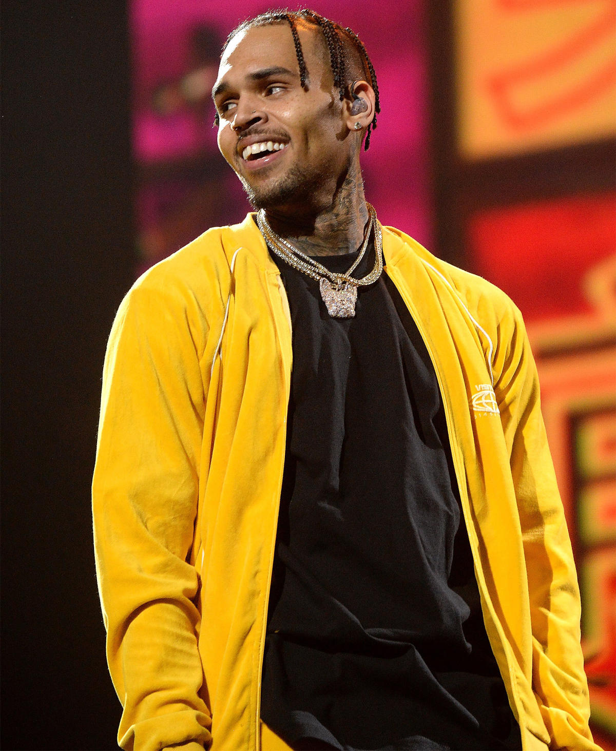 Chris Brown Performs At Jay Zs Tidal Benefit Concert — Seeming To Confirm End Of Feud With 
