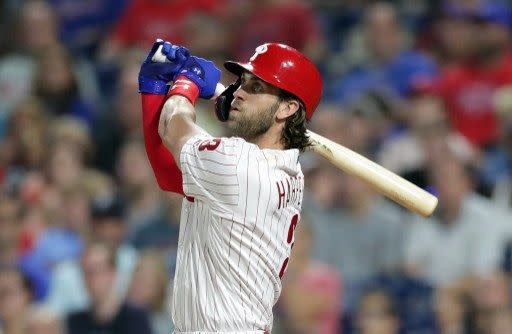 費城費城人強打哈波（Bryce Harper）最近因手肘傷勢無法出賽，但場外動作還是引人側目。法新社