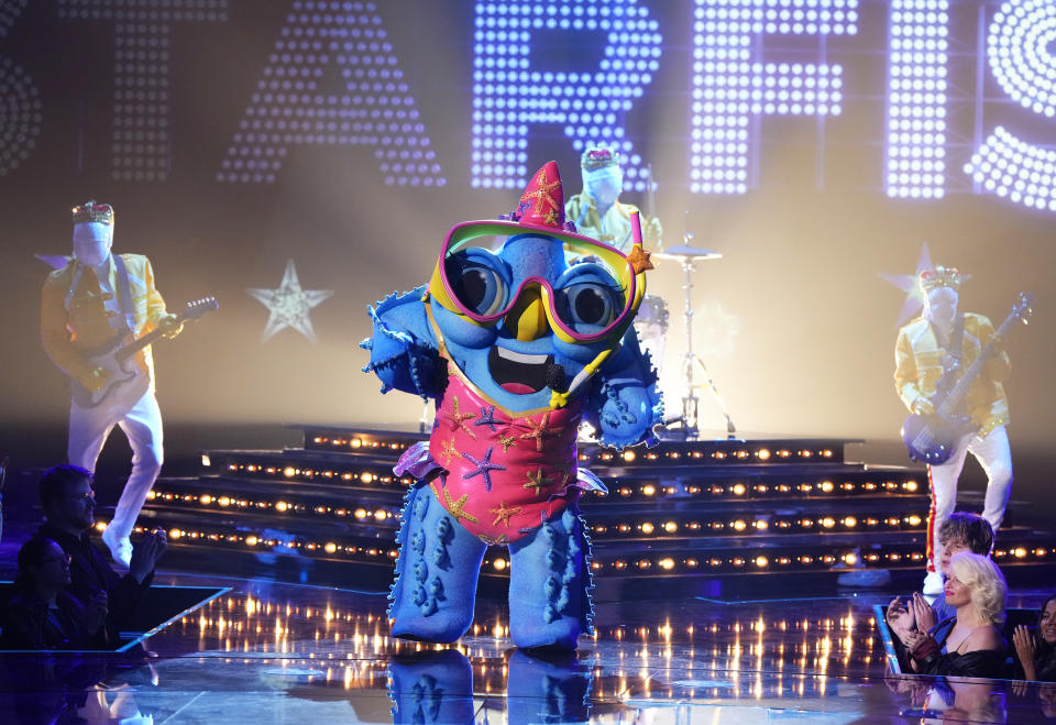 THE MASKED SINGER: Starfish in THE MASKED SINGER “Queen Night” episode airing Wednesday, April 17 (8:00-9:02 PM ET/PT) on FOX. CR: Michael Becker / FOX. ©2024 FOX Media LLC.