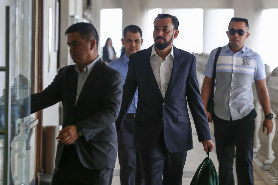 Datuk Amhari Efendi Nazaruddin arrives at the Kuala Lumpur Courts Complex September 18, 2019. — Picture by Yusof Mat Isa