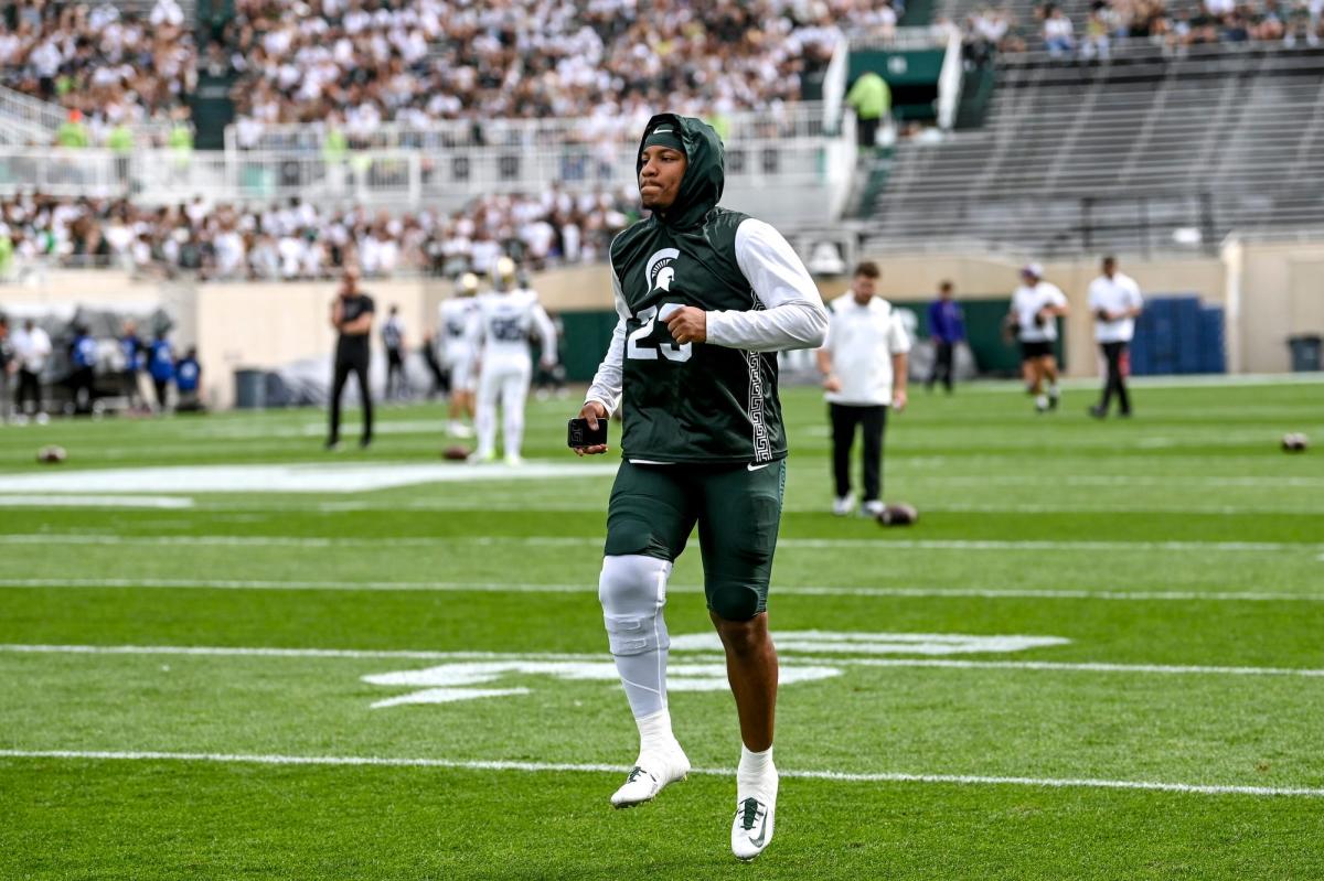 LOOK: Linebacker Darius Snow Designs Alternate Jerseys For Michigan State  Football - Sports Illustrated Michigan State Spartans News, Analysis and  More