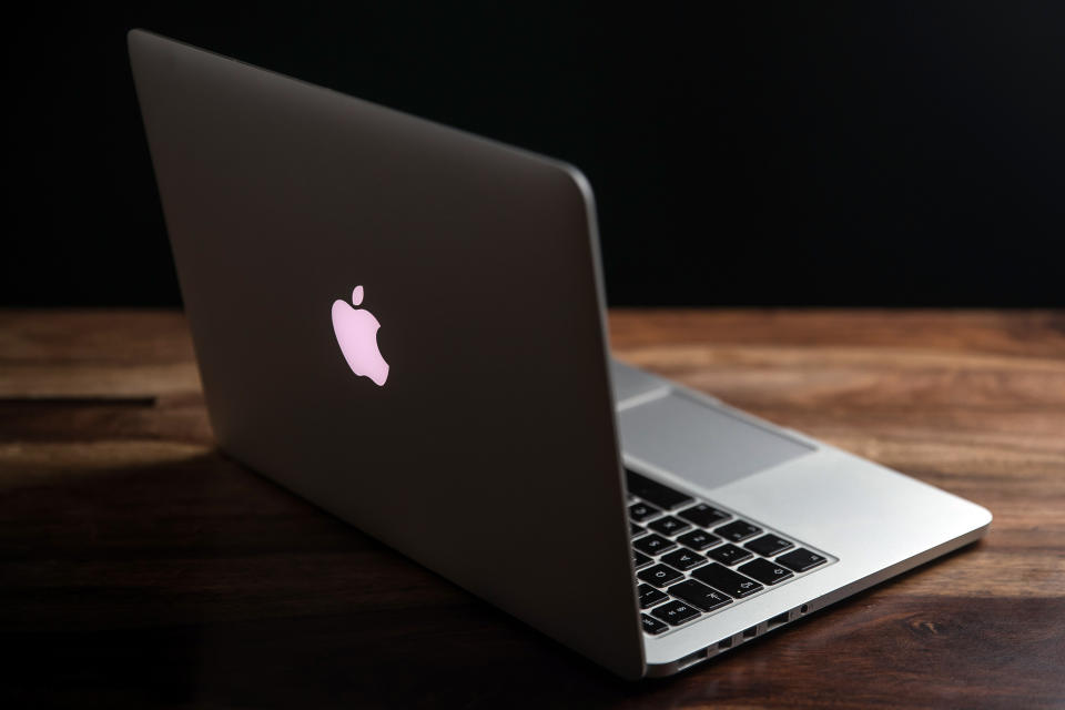 Schon mit wenigen Schritten kann man beim MacBook jede Menge Energie sparen. (Bild: Getty Images)