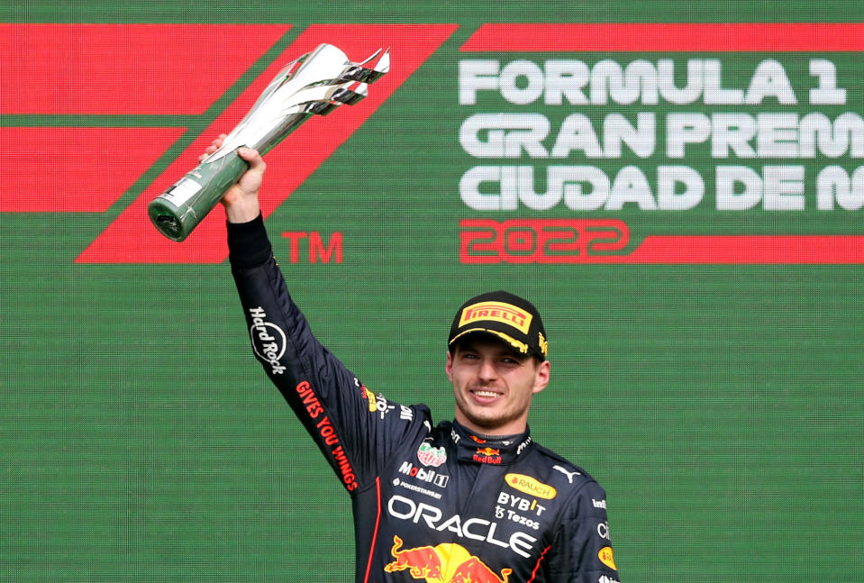 Max Verstappen celebrando su triunfo en el Gran Premio de México. (REUTERS/Edgard Garrido)